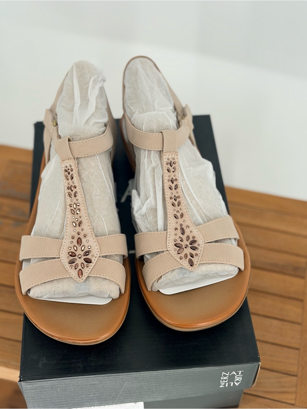 New Naturalizer women’s summer porcelain smoo Sandals size 11M